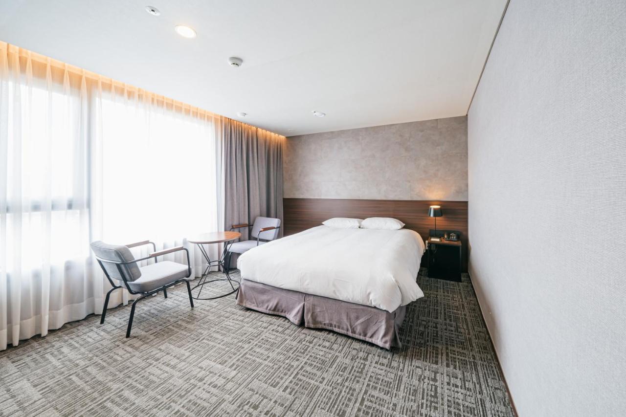 Hotel With City Jeju Exteriör bild