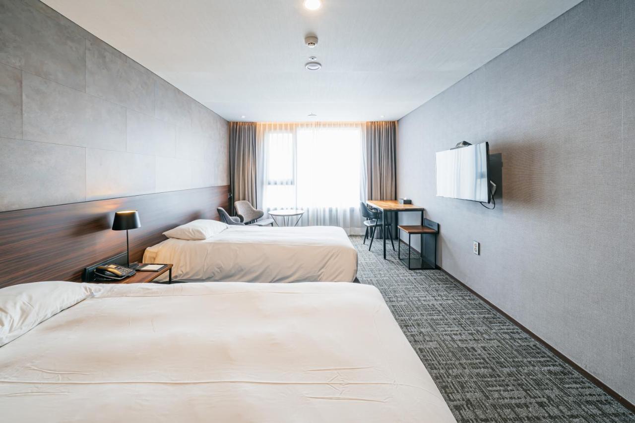 Hotel With City Jeju Exteriör bild