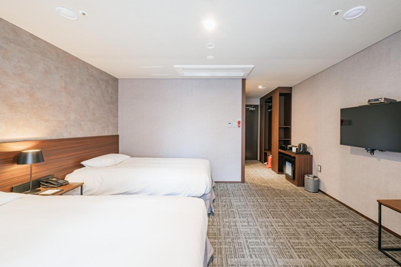 Hotel With City Jeju Exteriör bild