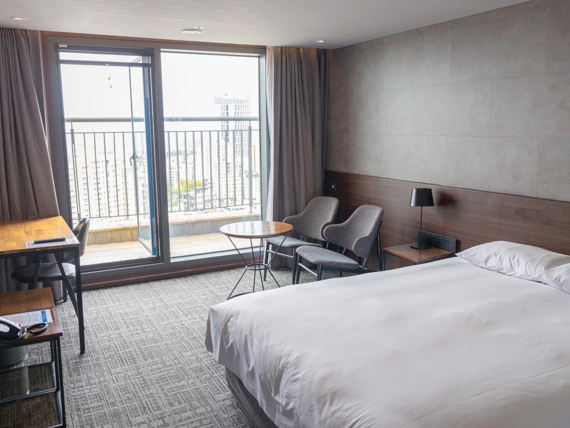 Hotel With City Jeju Exteriör bild